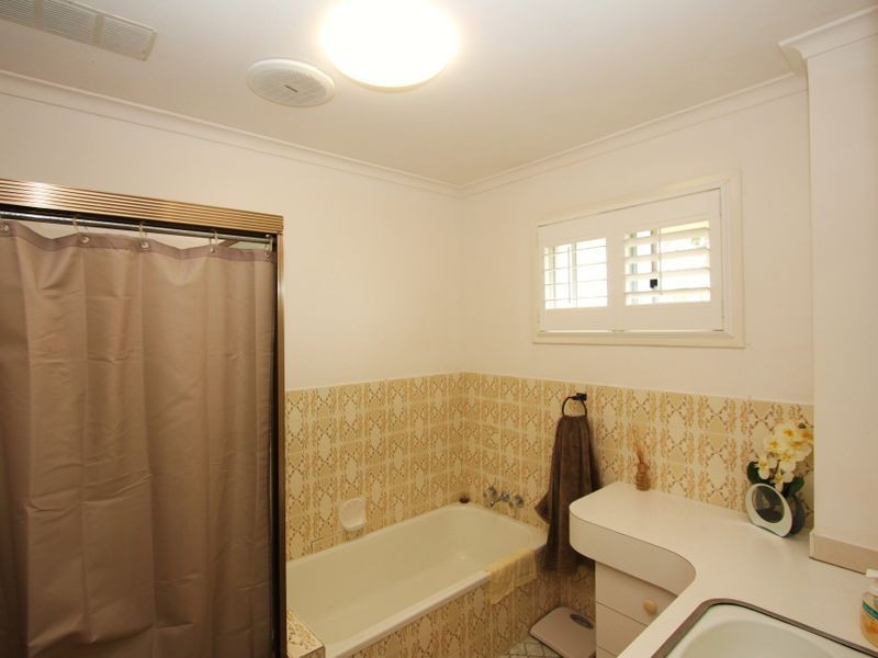 2/17 Teal Avenue, Paradise Point QLD 4216