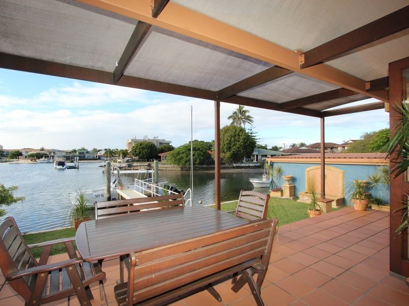 12 Margaroola Avenue, Biggera Waters QLD 4216