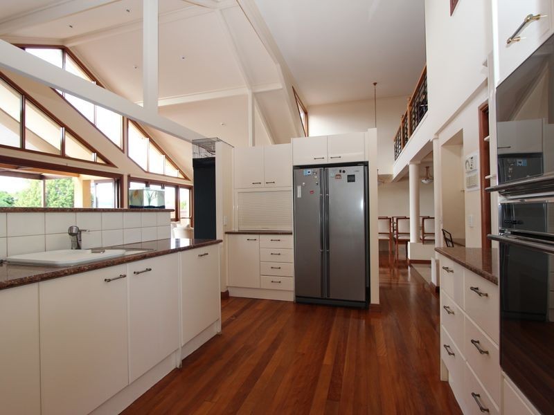 12 Margaroola Avenue, Biggera Waters QLD 4216