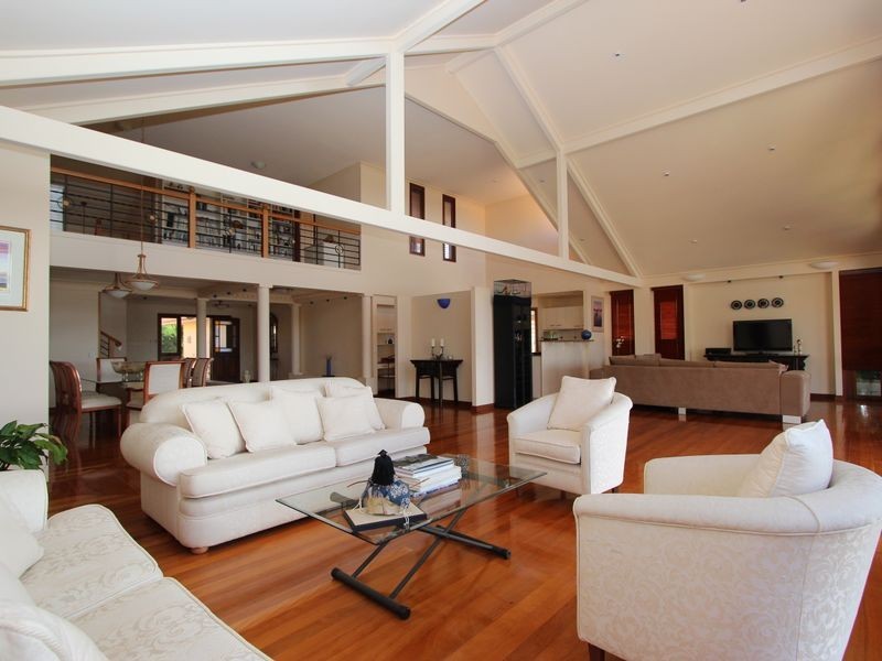 12 Margaroola Avenue, Biggera Waters QLD 4216