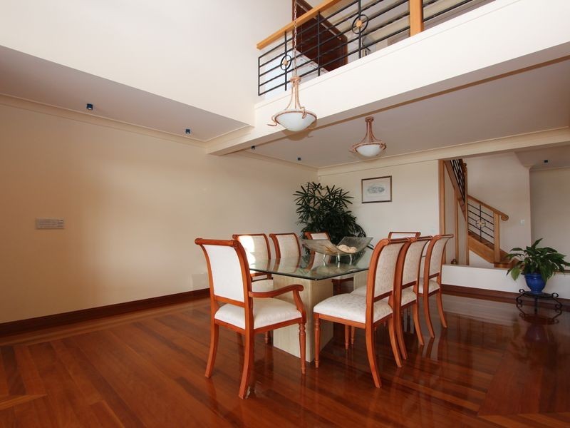 12 Margaroola Avenue, Biggera Waters QLD 4216