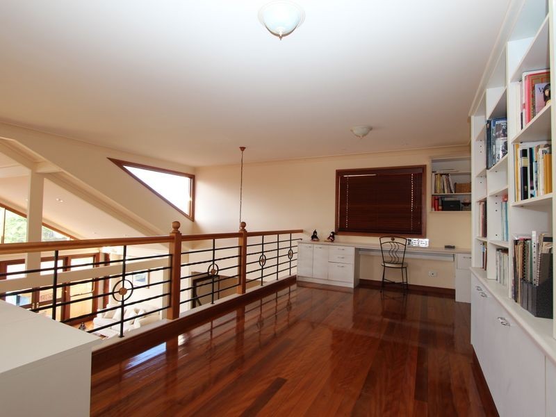 12 Margaroola Avenue, Biggera Waters QLD 4216