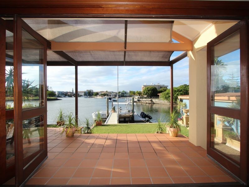 12 Margaroola Avenue, Biggera Waters QLD 4216