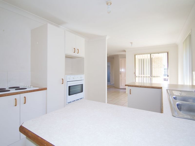 77 Numbat Court East, Coombabah QLD 4216