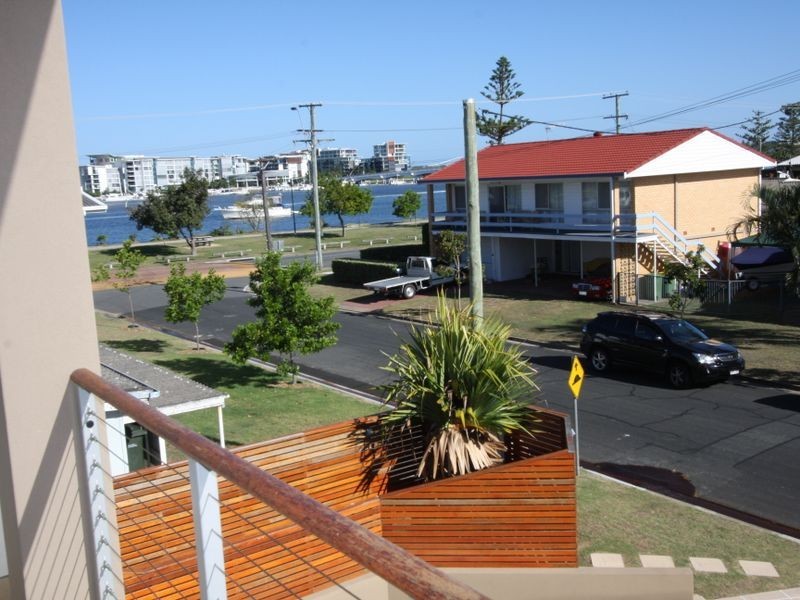 2/5 Nankeen Avenue, Paradise Point QLD 4216
