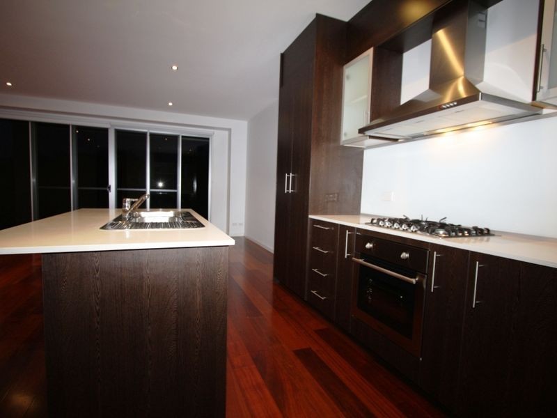 2/5 Nankeen Avenue, Paradise Point QLD 4216