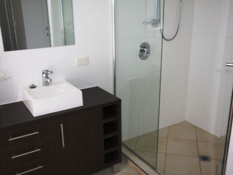 2/5 Nankeen Avenue, Paradise Point QLD 4216