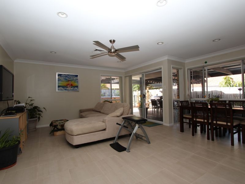 19 Inverness Way, Parkwood QLD 4214