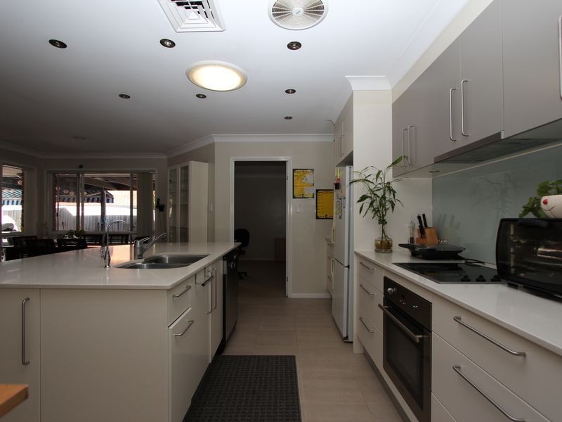 19 Inverness Way, Parkwood QLD 4214