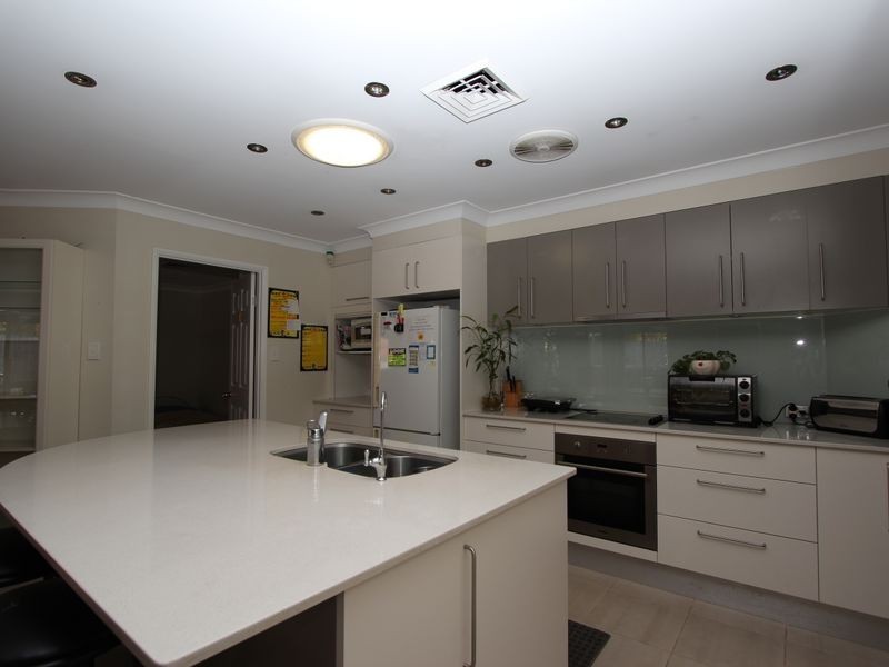 19 Inverness Way, Parkwood QLD 4214