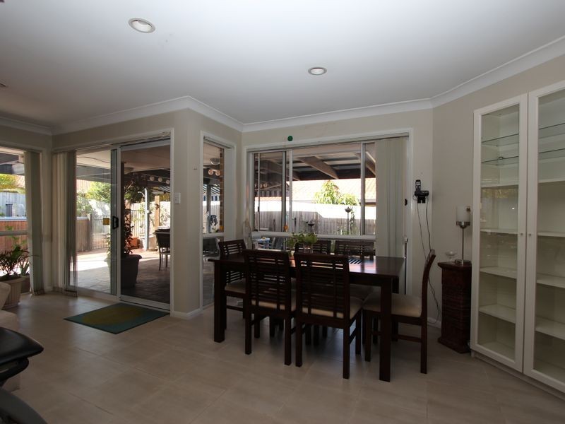 19 Inverness Way, Parkwood QLD 4214