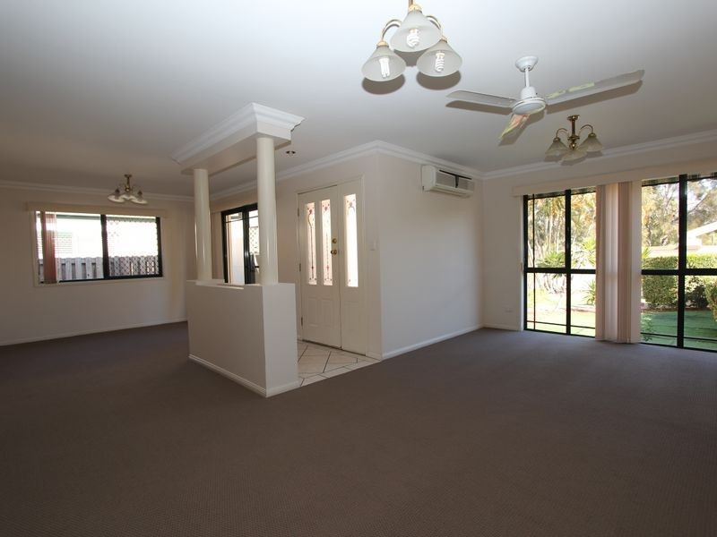 2/137 Bayview Street, Runaway Bay QLD 4216