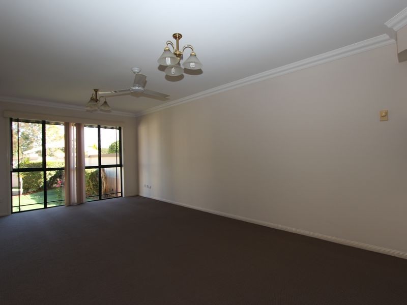 2/137 Bayview Street, Runaway Bay QLD 4216