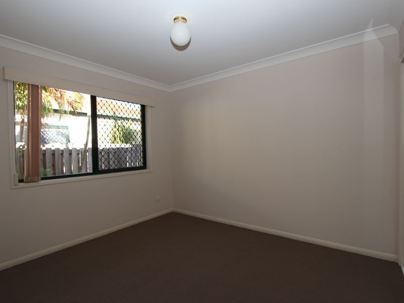 2/137 Bayview Street, Runaway Bay QLD 4216