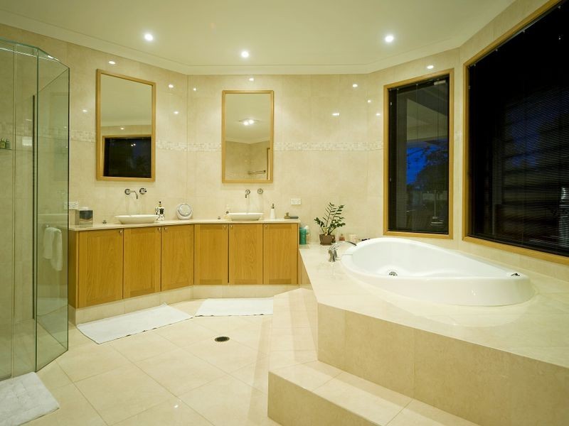 Hope Island QLD 4212