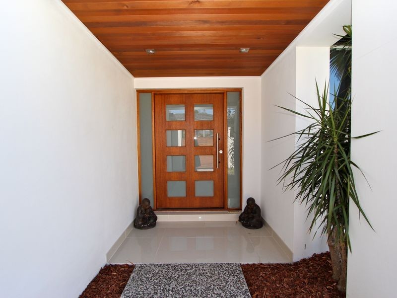 25 Killowill Avenue, Paradise Point QLD 4216