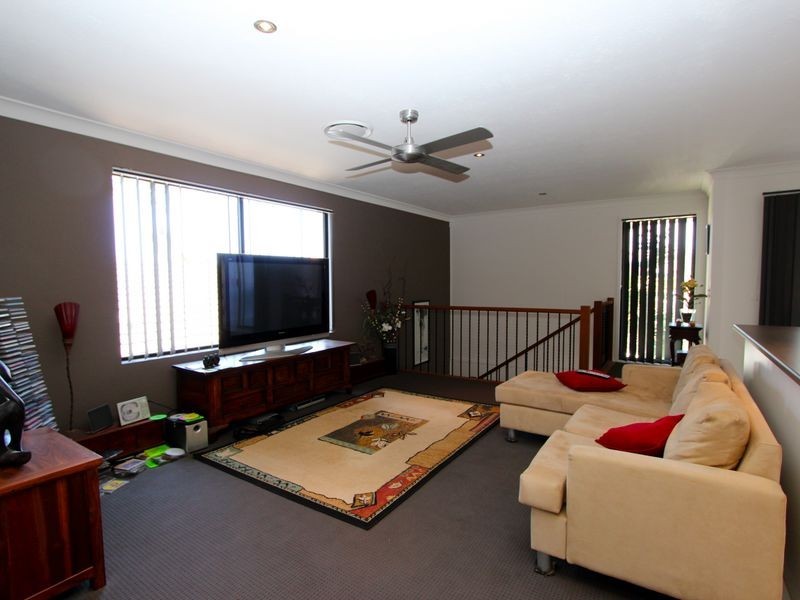 25 Killowill Avenue, Paradise Point QLD 4216