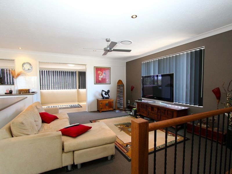 25 Killowill Avenue, Paradise Point QLD 4216