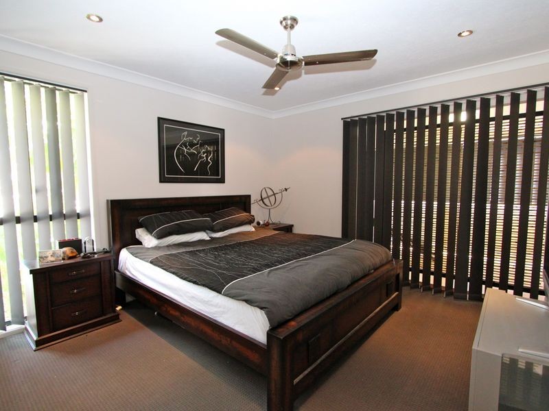 25 Killowill Avenue, Paradise Point QLD 4216