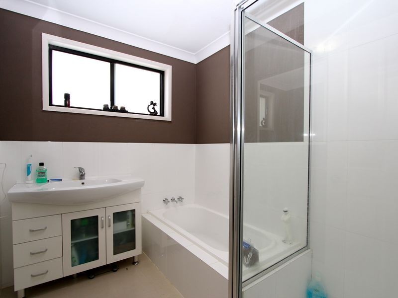 25 Killowill Avenue, Paradise Point QLD 4216