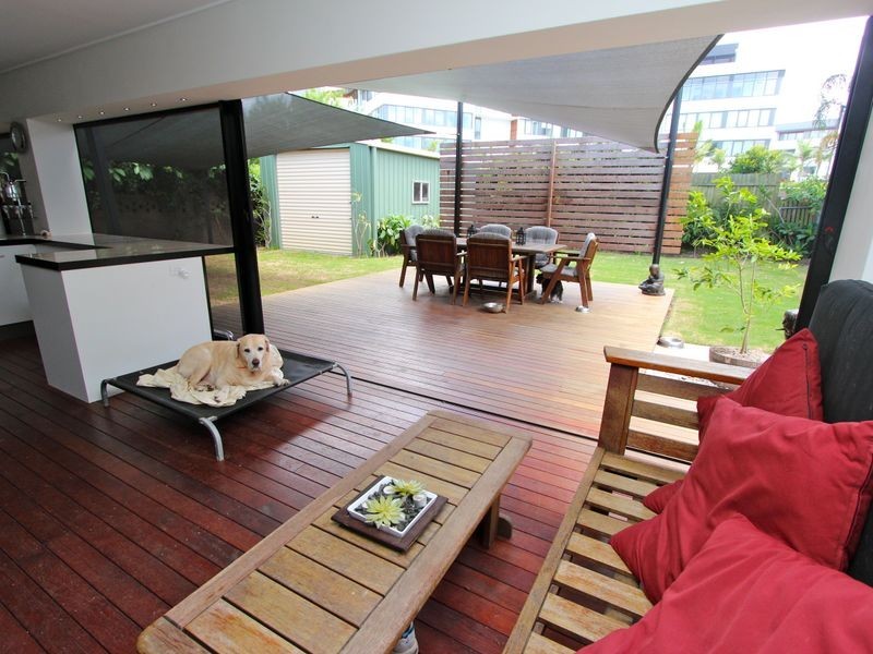 25 Killowill Avenue, Paradise Point QLD 4216
