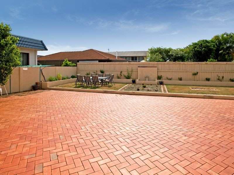 2- 130 The Esplanade, Paradise Point QLD 4216