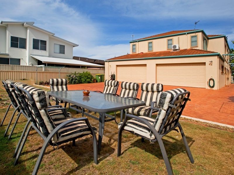 2- 130 The Esplanade, Paradise Point QLD 4216
