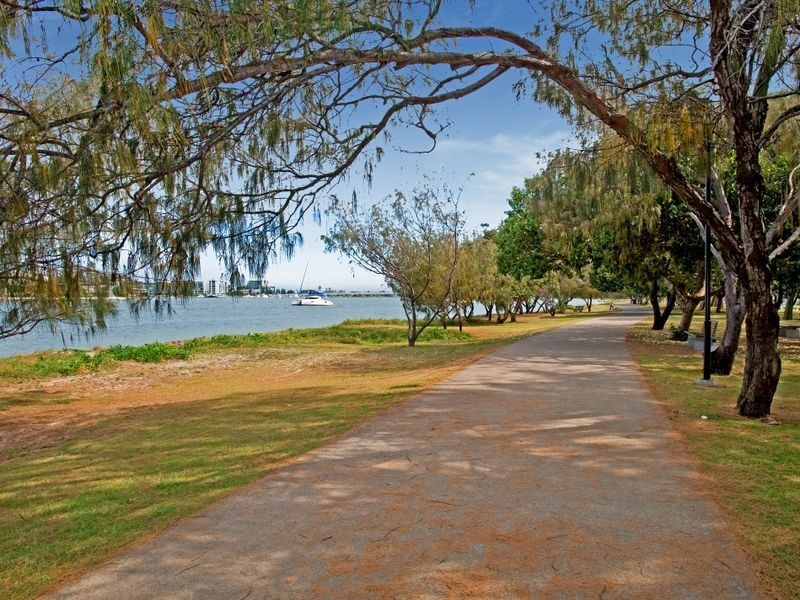 2- 130 The Esplanade, Paradise Point QLD 4216