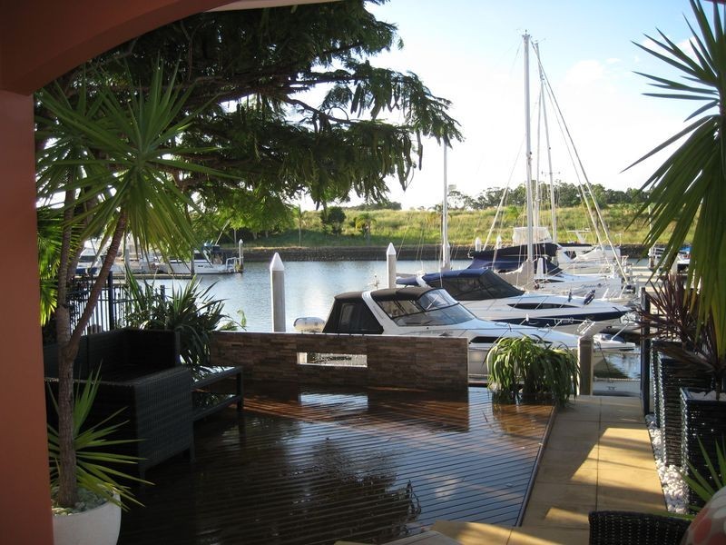 67 John Lund Drive, Hope Island QLD 4212