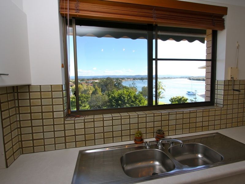 24/8 Paradise Parade, Paradise Point QLD 4216