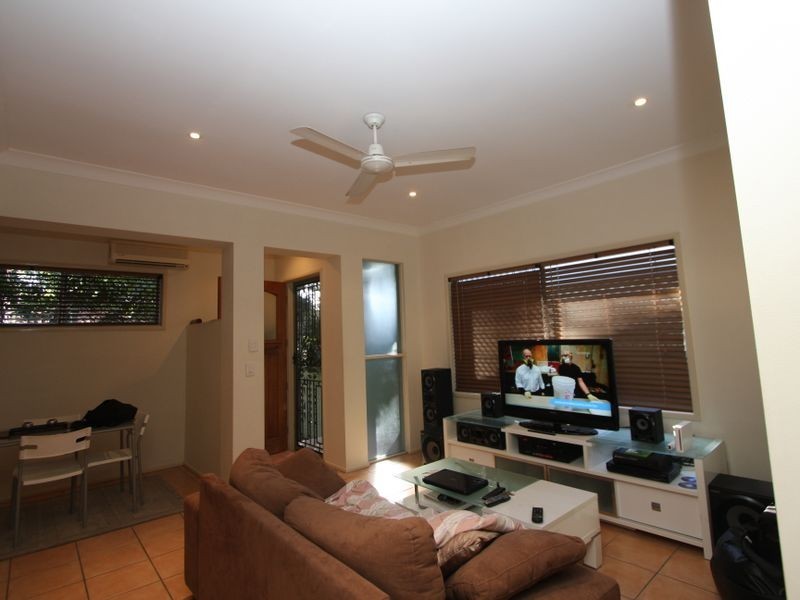 1/76 Brisbane Road, Labrador QLD 4215