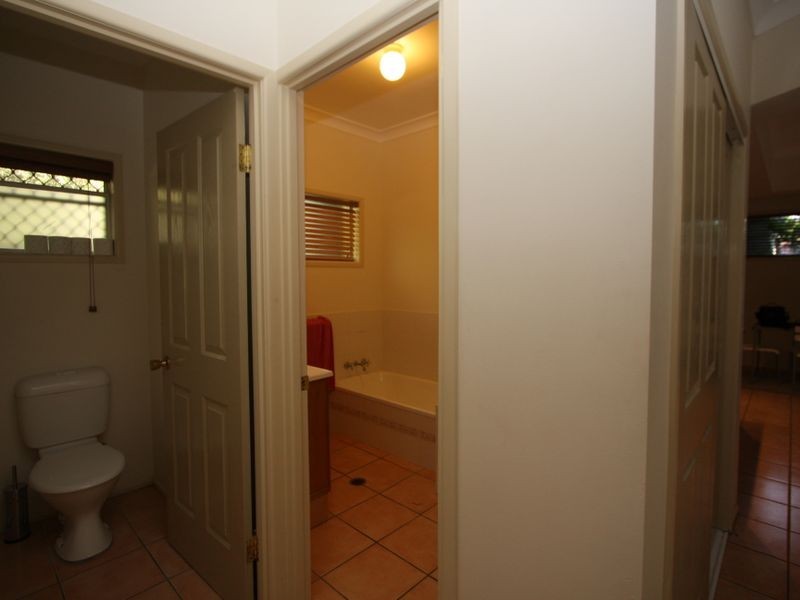1/76 Brisbane Road, Labrador QLD 4215