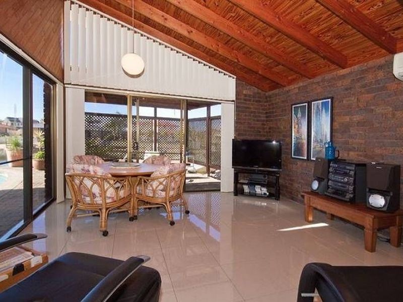 37 Columbus Drive, Hollywell QLD 4216
