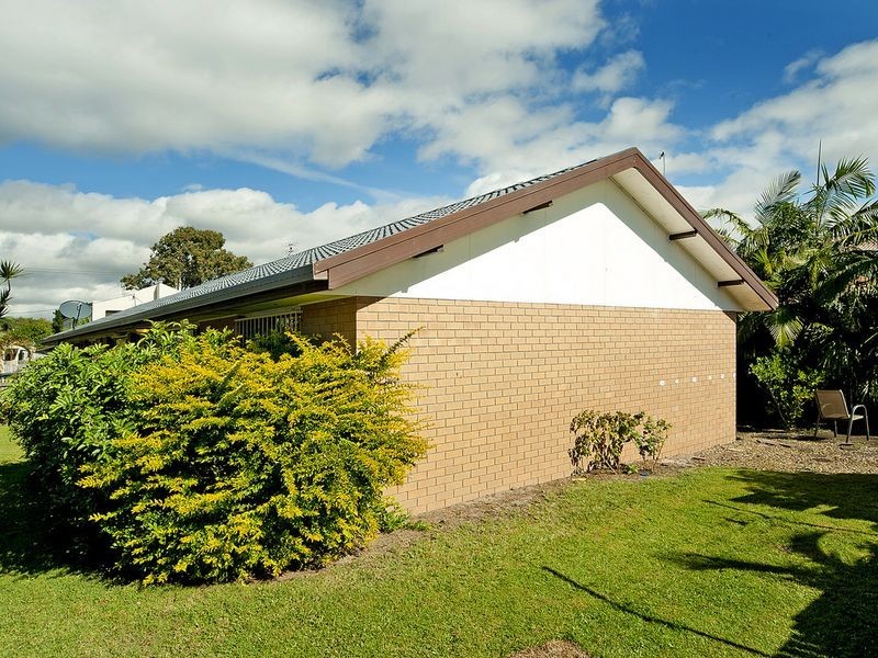 33 Victor Avenue, Paradise Point QLD 4216