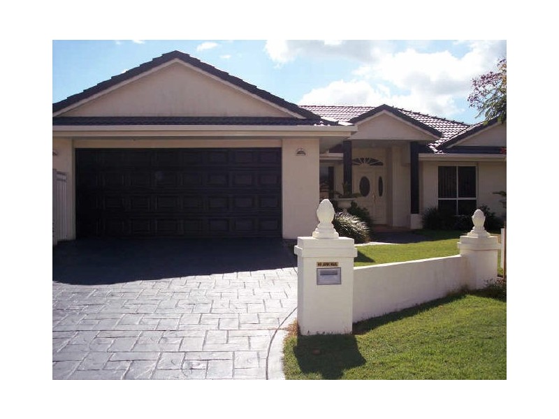 19 WESTLAKE COURT, Helensvale QLD 4212