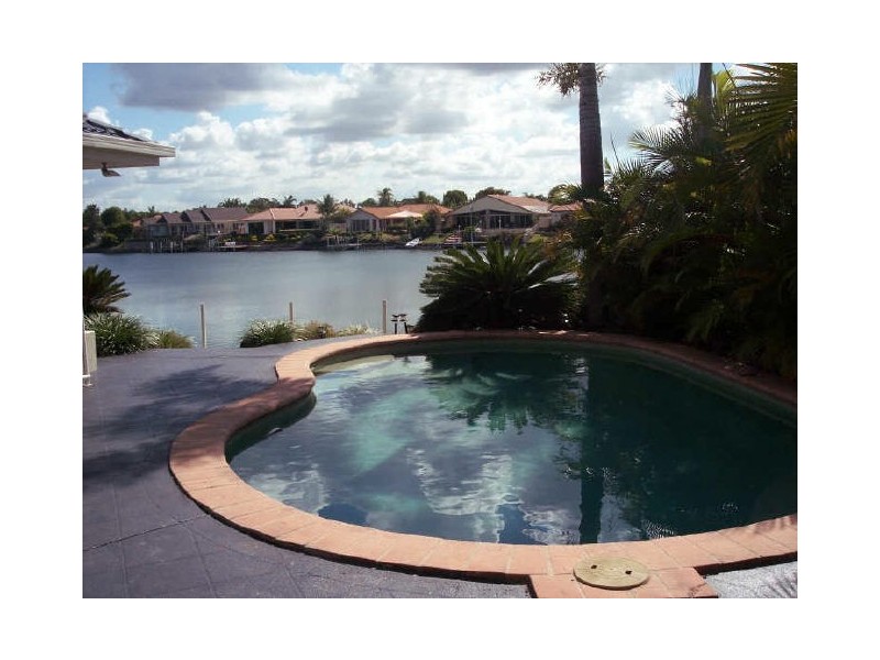 19 WESTLAKE COURT, Helensvale QLD 4212