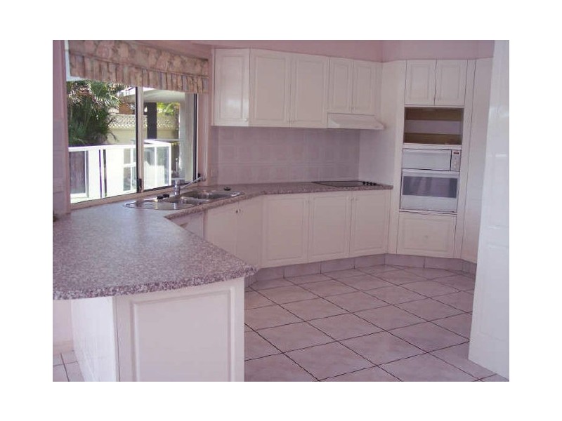 19 WESTLAKE COURT, Helensvale QLD 4212