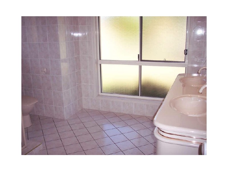 19 WESTLAKE COURT, Helensvale QLD 4212