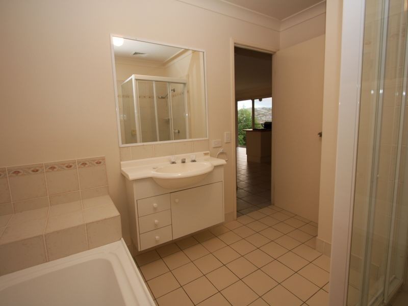 13 Meadowvale Street, Oxenford QLD 4210