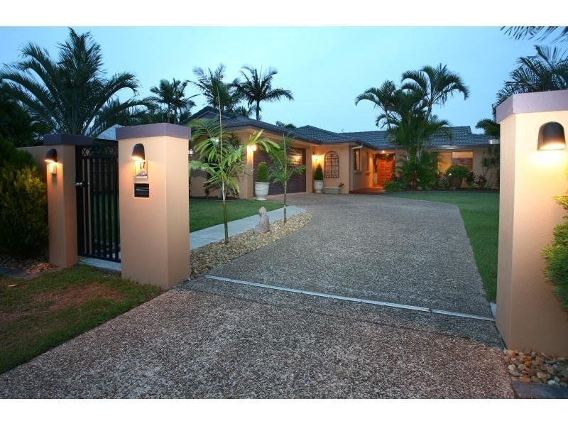 17 Karema Crescent, Runaway Bay QLD 4216