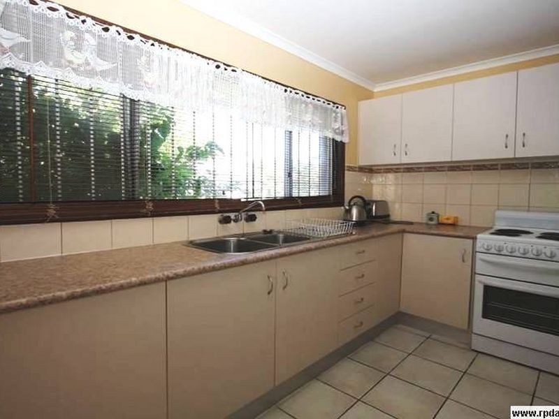 1/9 Drake Avenue, Paradise Point QLD 4216