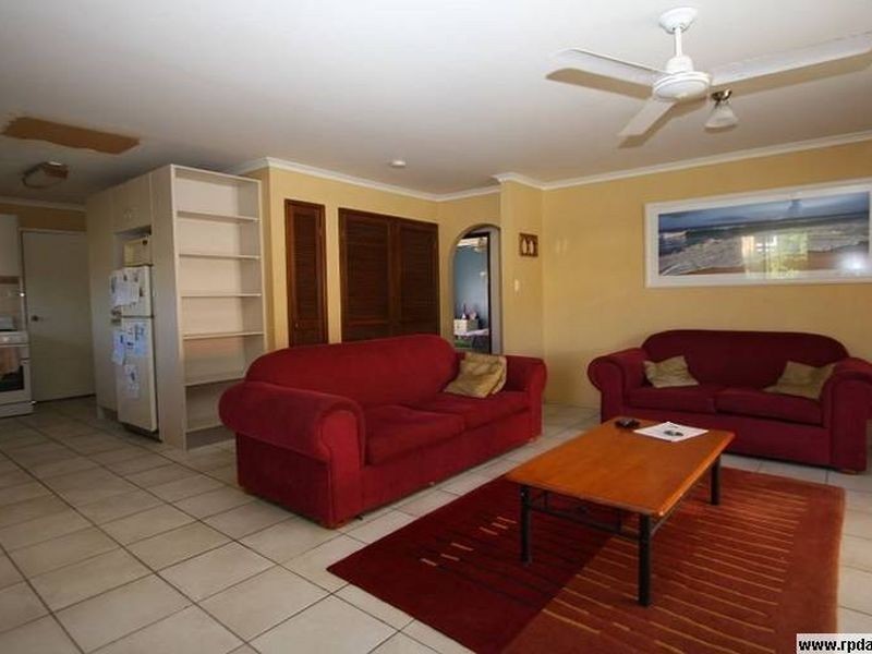 1/9 Drake Avenue, Paradise Point QLD 4216
