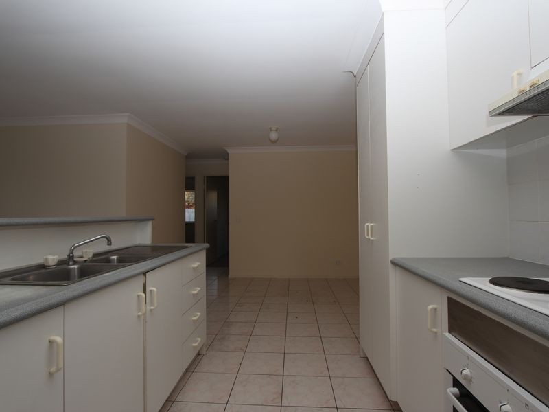 1/8 Pamela Court, Labrador QLD 4215