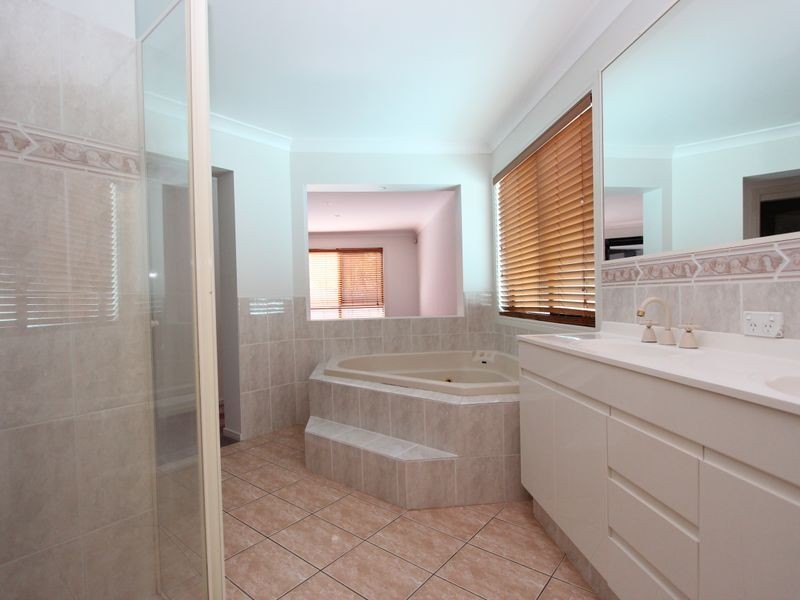 38 Tranquility Circuit, Helensvale QLD 4212