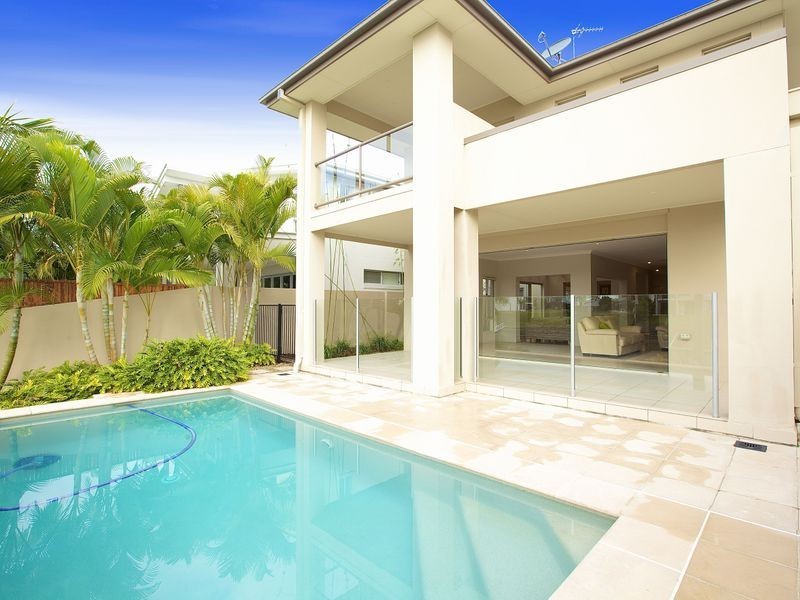 34 Riverlinks Boulevard East, Helensvale QLD 4212