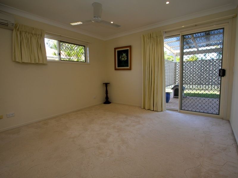 14 Donald Avenue, Paradise Point QLD 4216