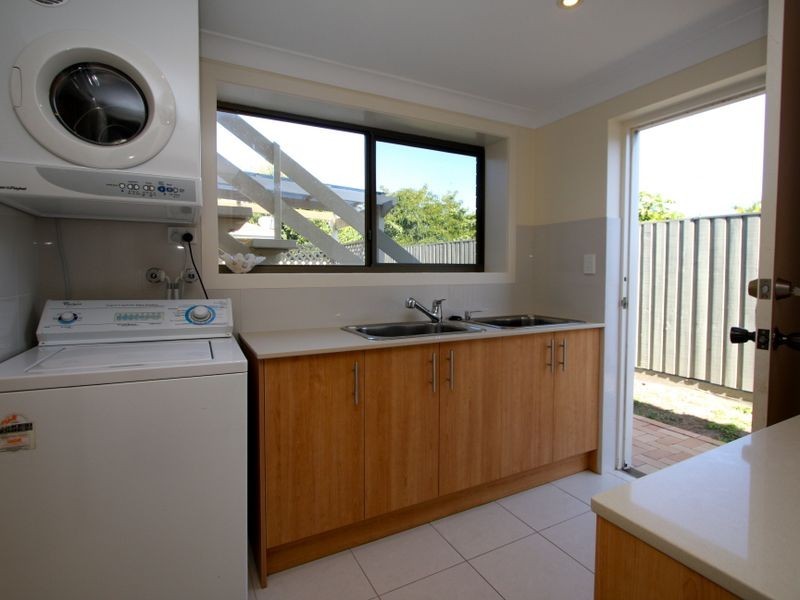 14 Donald Avenue, Paradise Point QLD 4216