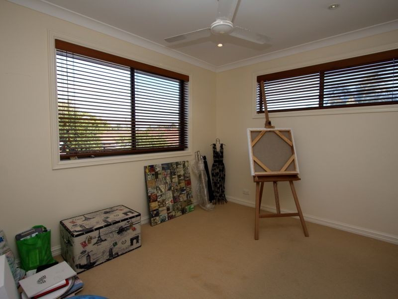 14 Donald Avenue, Paradise Point QLD 4216