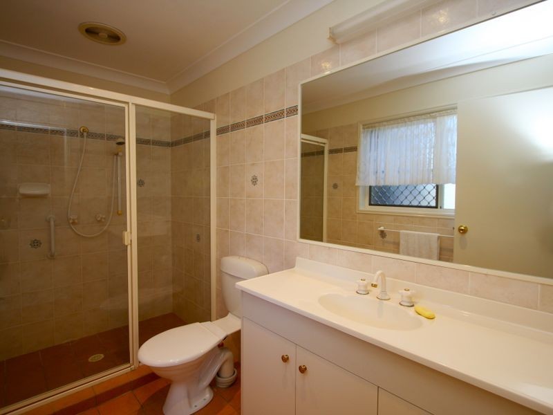 14 Donald Avenue, Paradise Point QLD 4216