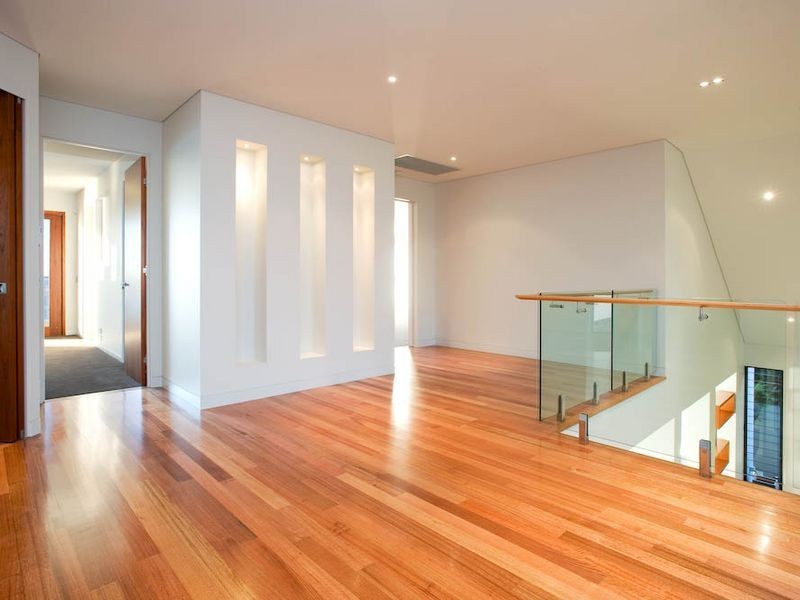 10 Knightsbridge Parade East, Sovereign Islands QLD 4216